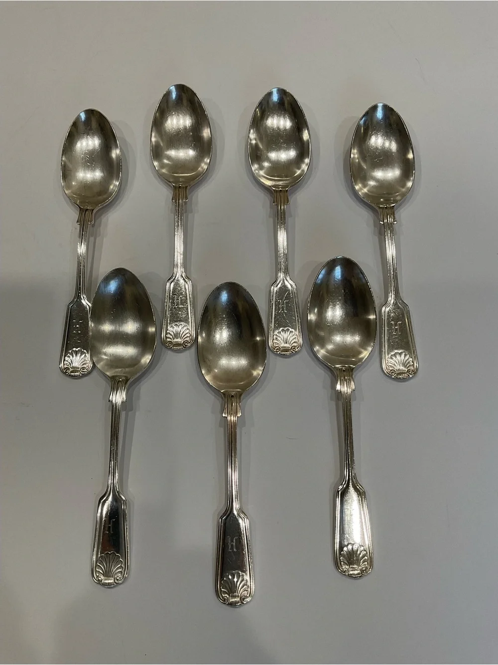 VINTAGE SHEFFIELD ENGLAND SILVERPLATE FIDDLE THREAD AND SHELL SPOONS-7